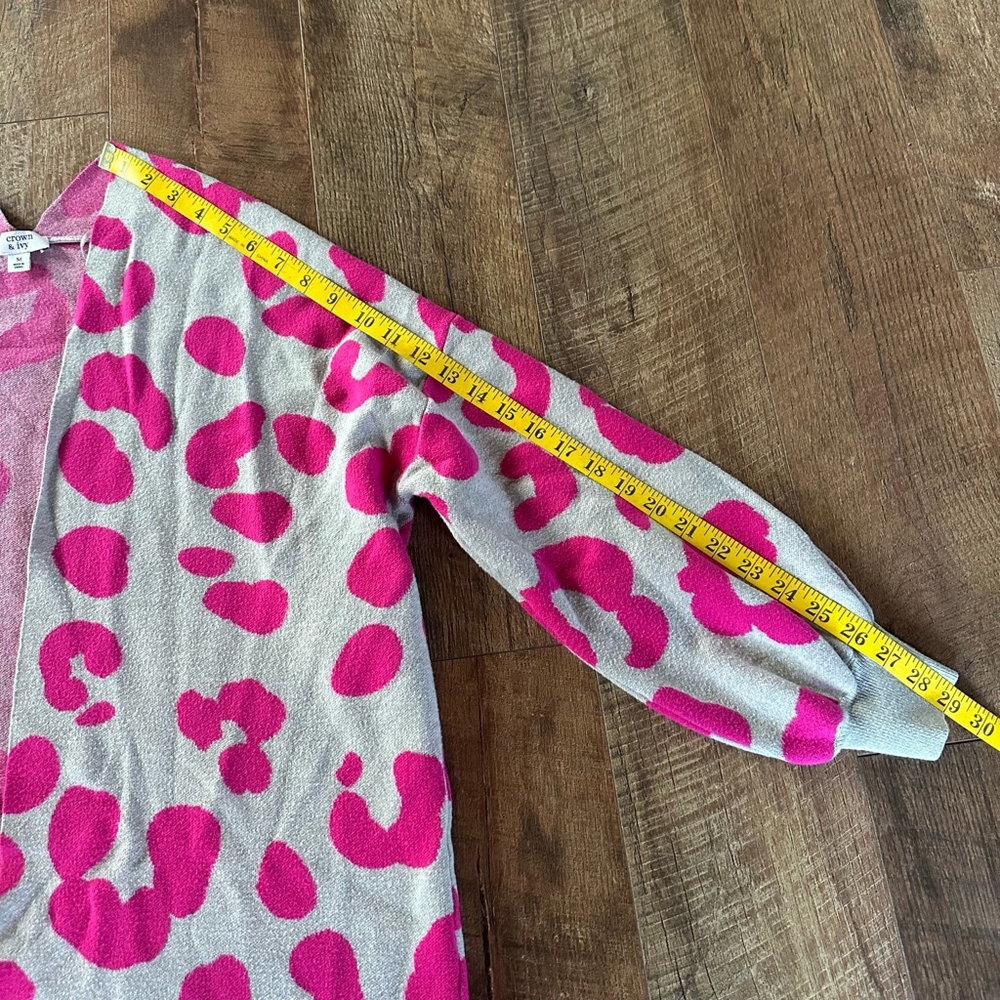Women's Crown & Ivy Cardigan Size M Gray & Pink Leopard Print - Picture 3 of 6